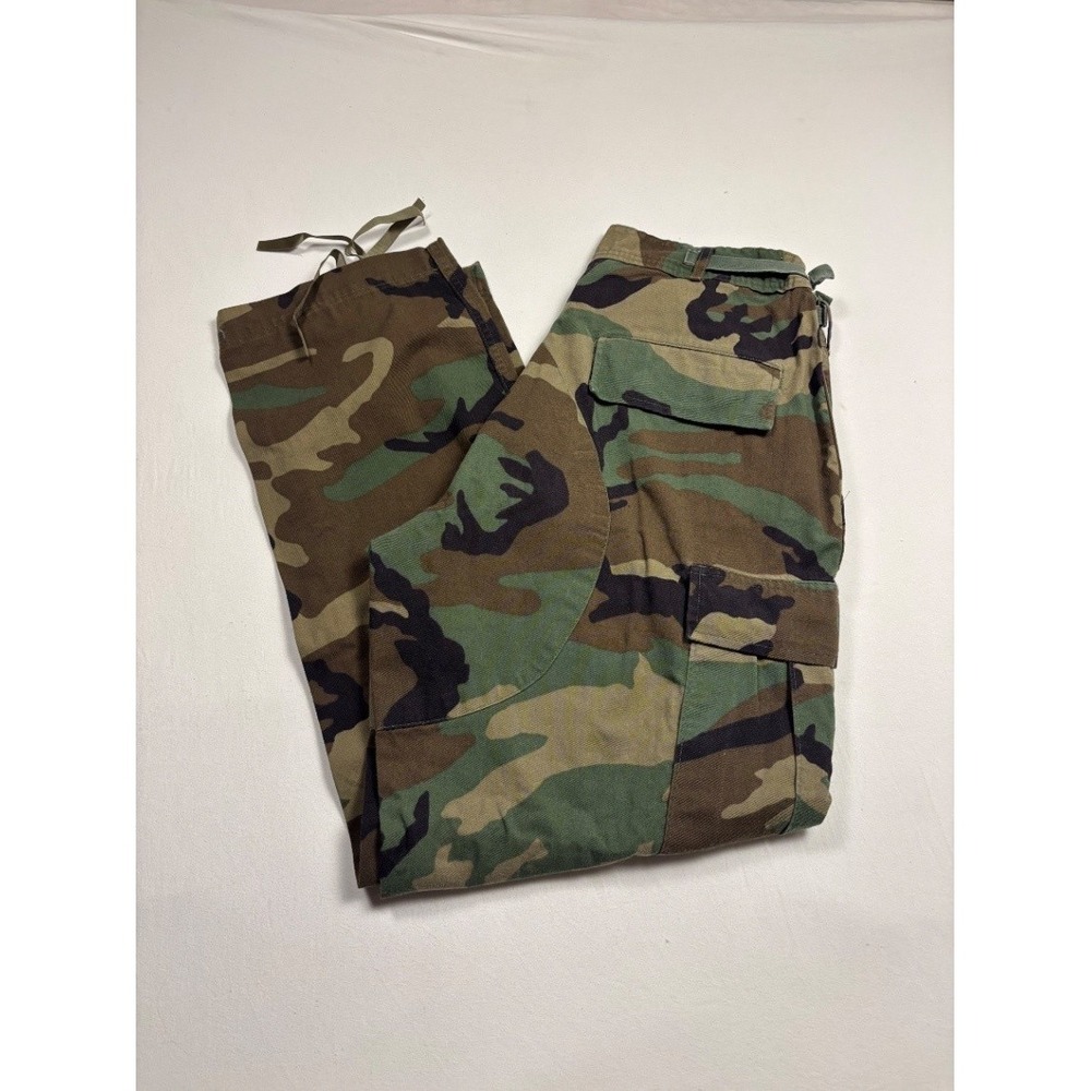 Vintage US Army M81 Woodland Camo BDU Cargo Pants Medium Short